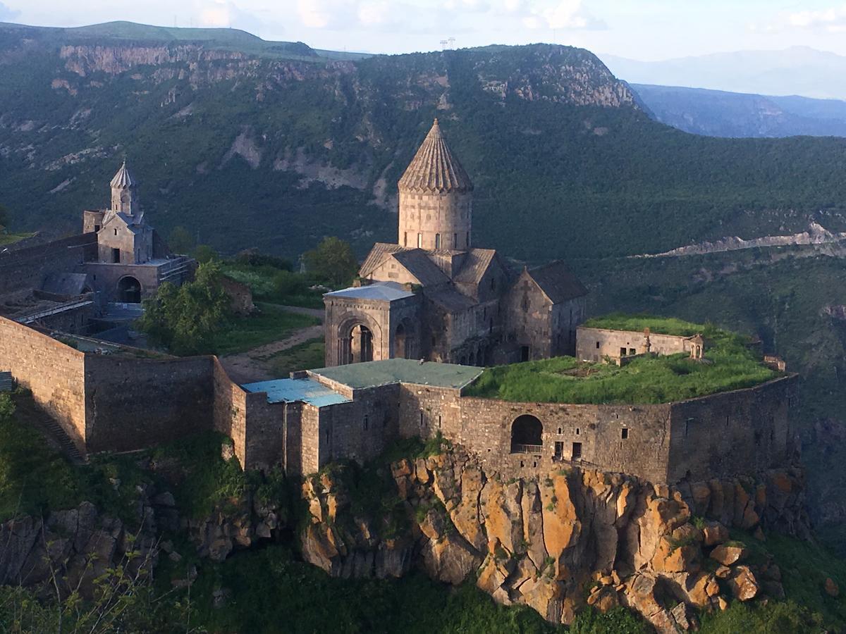 Bed And Breakfast John And Lena Tatev Dış mekan fotoğraf